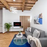 Martin's - Historic Boutique With Free Parking, Fast Wi-fi, Ac, Perfect For Couples & Business In Center * Modène