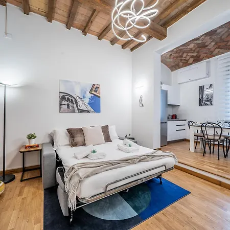 Martin's - Historic Boutique With Free Parking, Fast Wi-fi, Ac, Perfect For Couples & Business In Center Modena