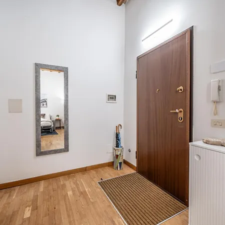 Martin's - Stylish Historic With Free Parking, Fast Wi-fi, Ac In Center Apartamento