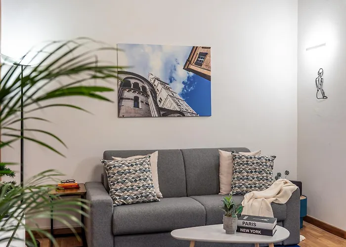 Apartament Martin'S Home - Historic Boutique Apartment With Free Parking, Fast Wi-Fi, Ac, Perfect For Couples & Business In Modena Center Modena