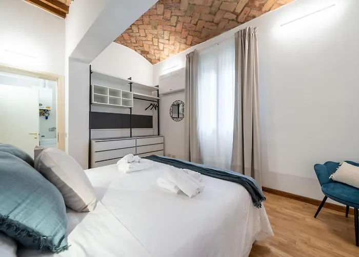 Apartament Martin'S Home - Historic Boutique Apartment With Free Parking, Fast Wi-Fi, Ac, Perfect For Couples & Business In Modena Center